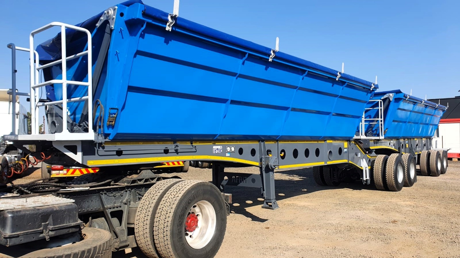 AXIS 45 CUBE TRAILER 1 AXIS 45 CUBE TRAILER 1
